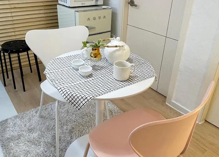 Apartment 플로팅 클라우드