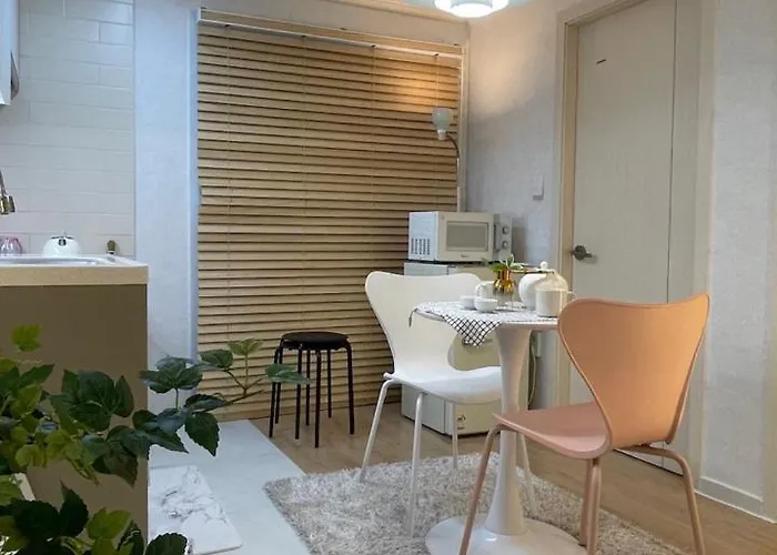 플로팅 클라우드 Apartment Seoul